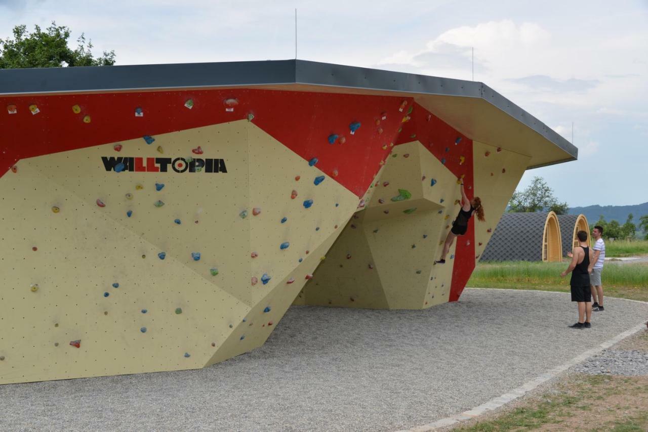 Campinghütte Im Sporterlebnispark Campingplatz